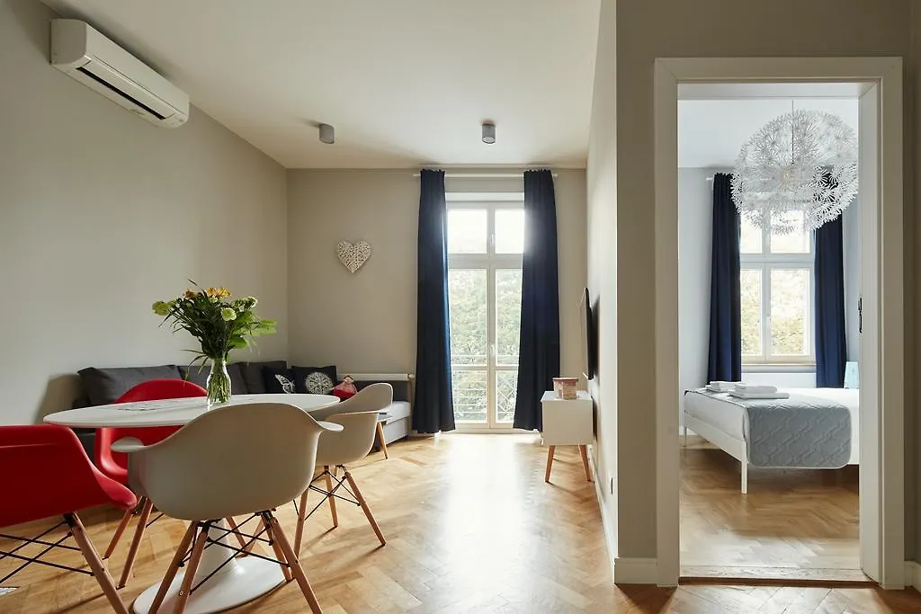 Playroom Aparthotel クラクフ ポーランド